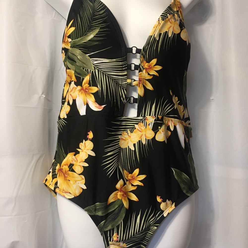 Swim wear one piece high coverage